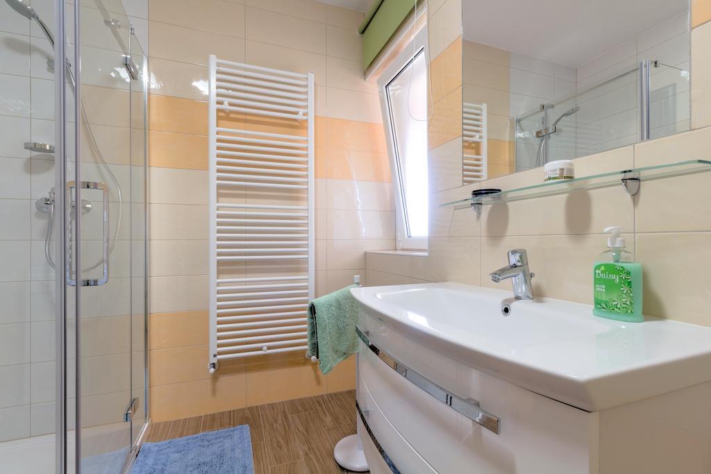 Apartment Delton Fažana Eksteriør bilde